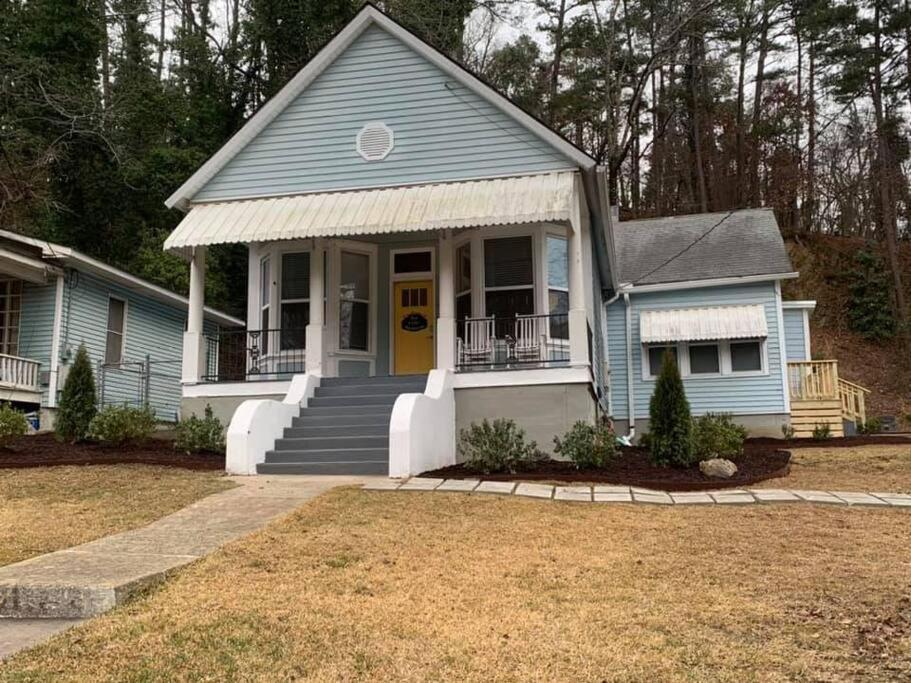 Cedar Blossom Bungalow Is A Cozy Getaway With A 5 Minute Walk To Downtown! Hot Springs Extérieur photo