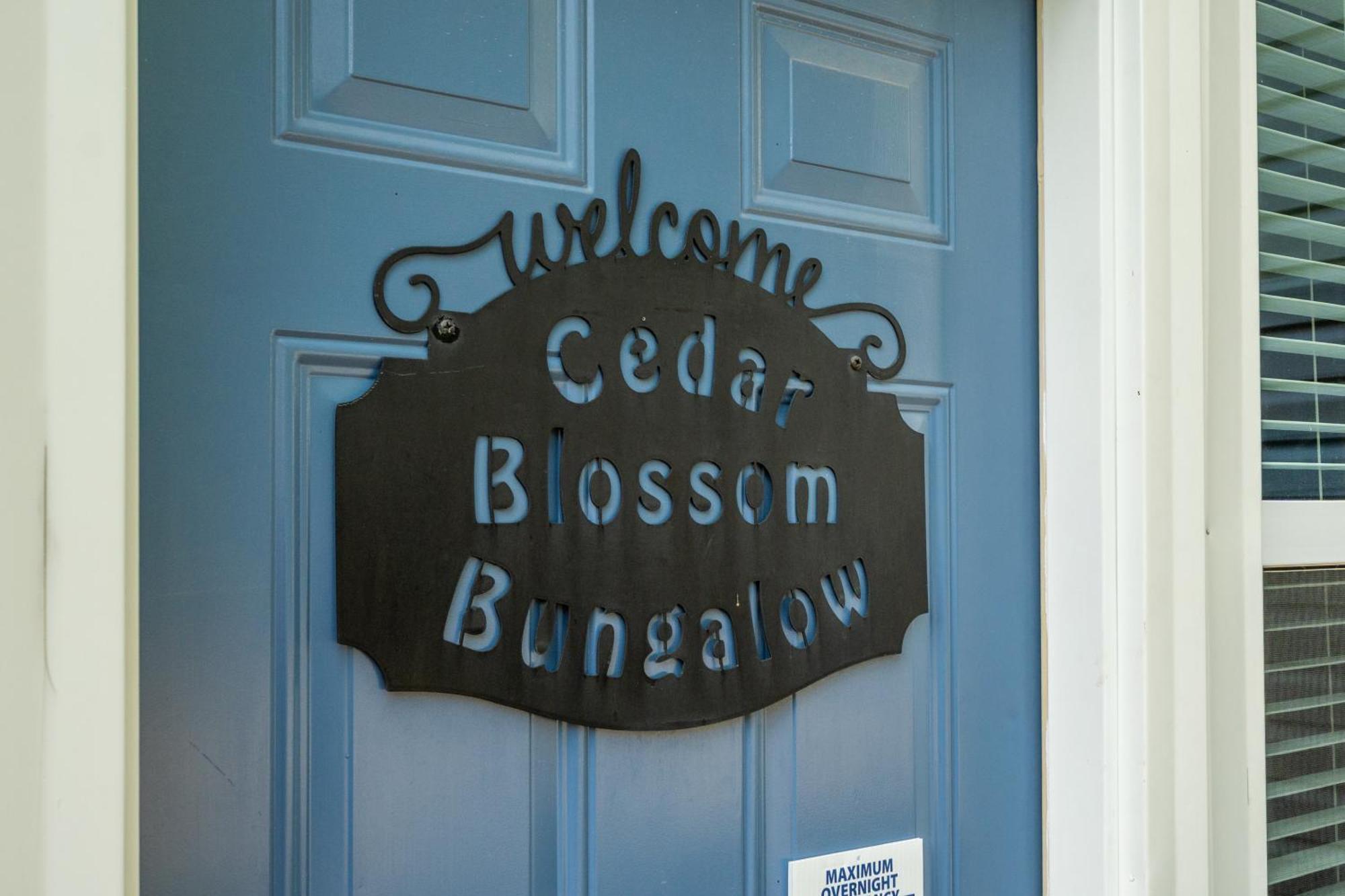 Cedar Blossom Bungalow Is A Cozy Getaway With A 5 Minute Walk To Downtown! Hot Springs Extérieur photo
