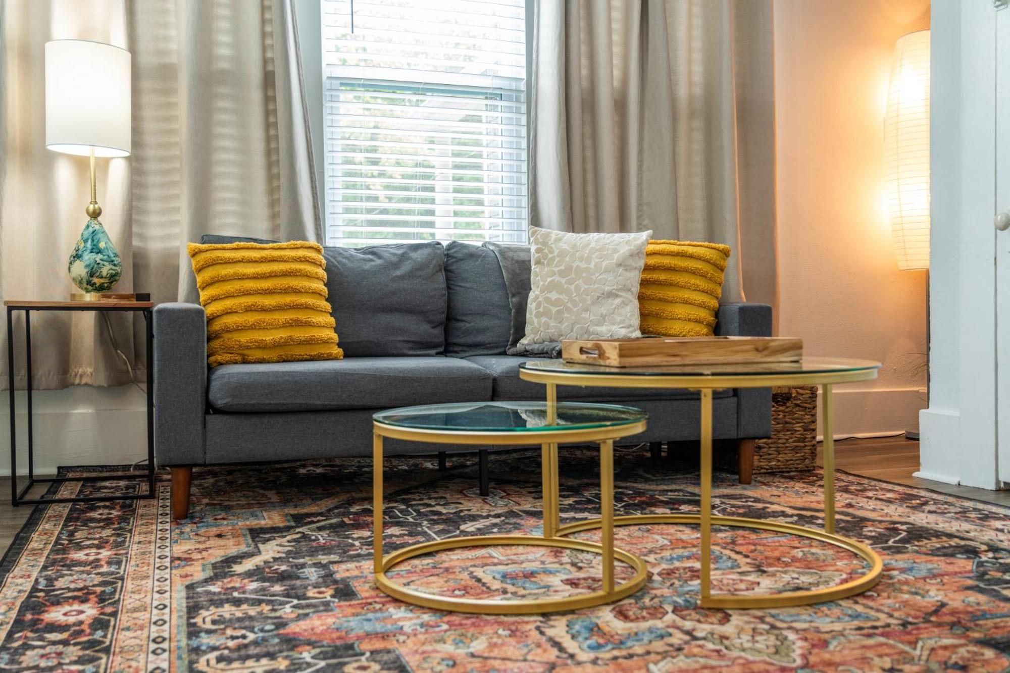 Cedar Blossom Bungalow Is A Cozy Getaway With A 5 Minute Walk To Downtown! Hot Springs Extérieur photo