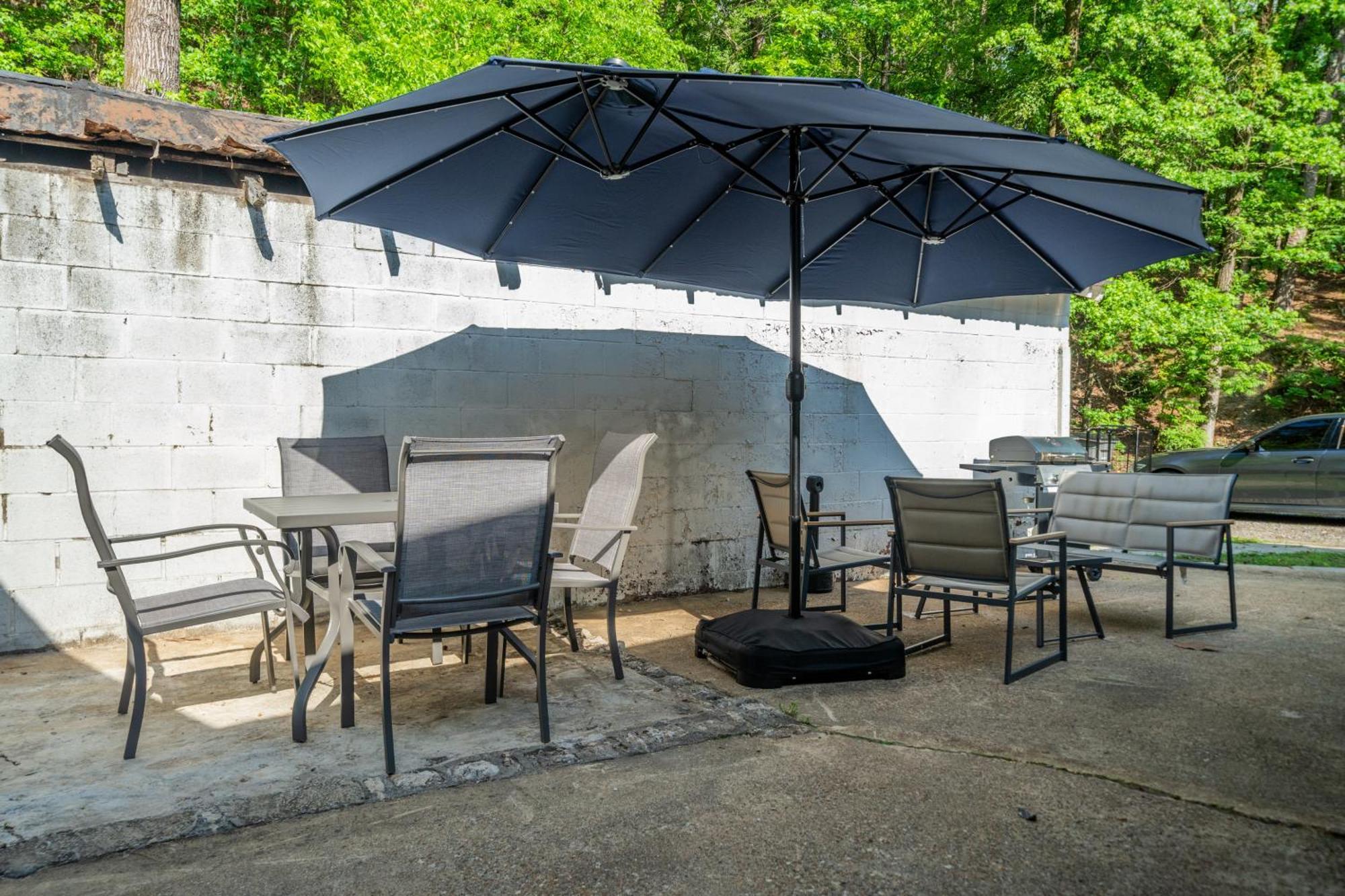 Cedar Blossom Bungalow Is A Cozy Getaway With A 5 Minute Walk To Downtown! Hot Springs Extérieur photo