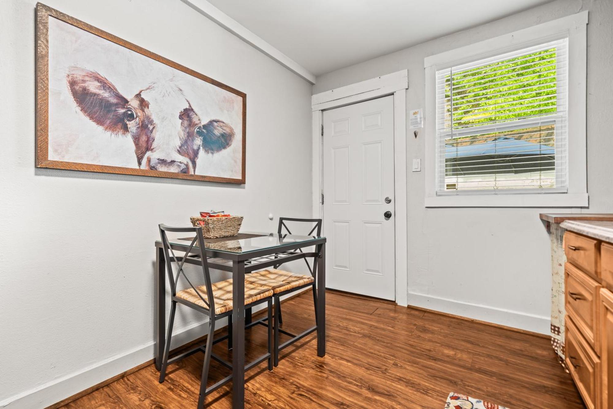 Cedar Blossom Bungalow Is A Cozy Getaway With A 5 Minute Walk To Downtown! Hot Springs Extérieur photo