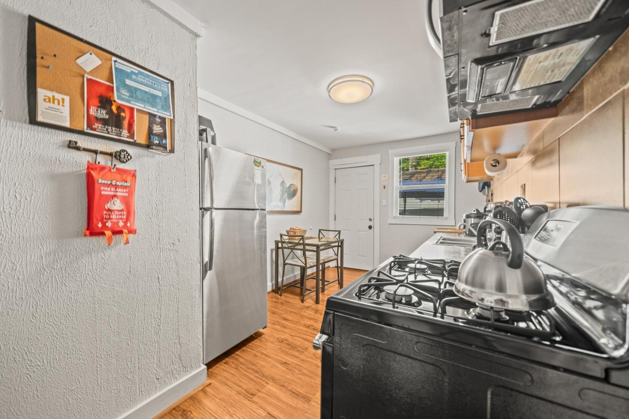 Cedar Blossom Bungalow Is A Cozy Getaway With A 5 Minute Walk To Downtown! Hot Springs Extérieur photo